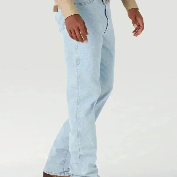 Wrangler Cowboy Cut Slim Fit Active Flex Jeans | Men's Jeans | Men's Light Wash - Picture 4 of 10